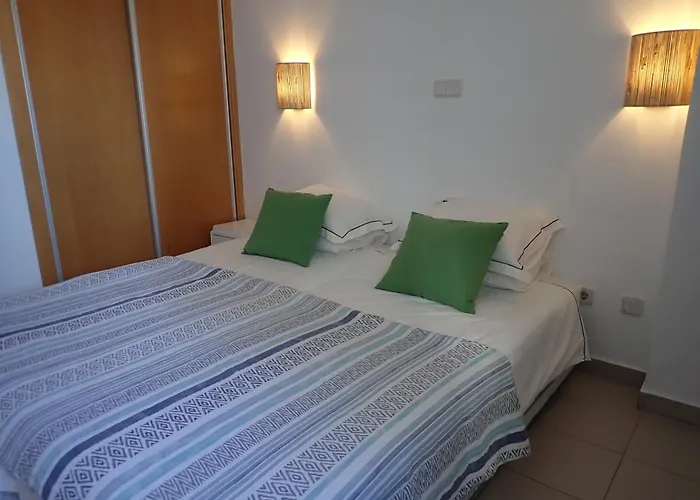 Great Value 5 Mins To Praia De Rocha Beach